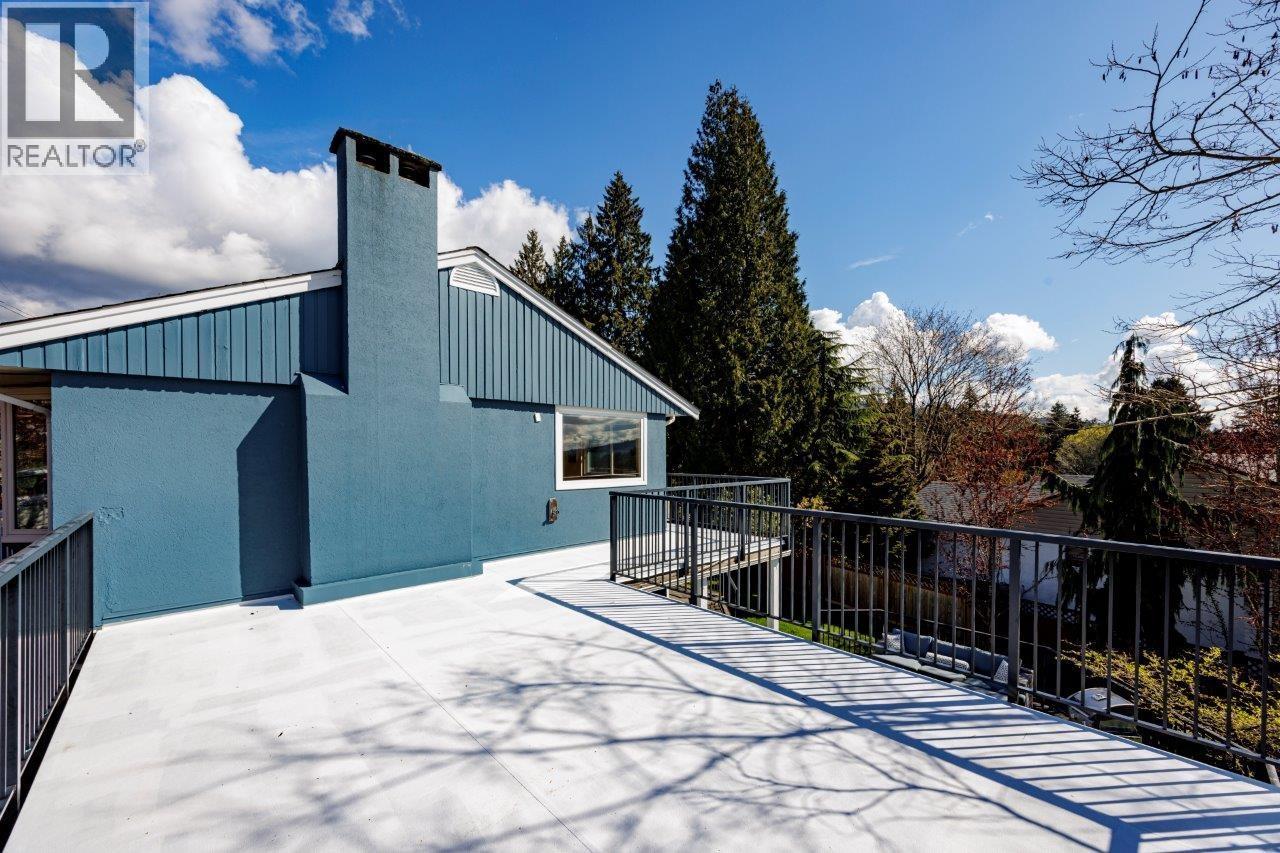 2094 Viewlynn Drive, North Vancouver, British Columbia  V7J 2W8 - Photo 30 - R3165373