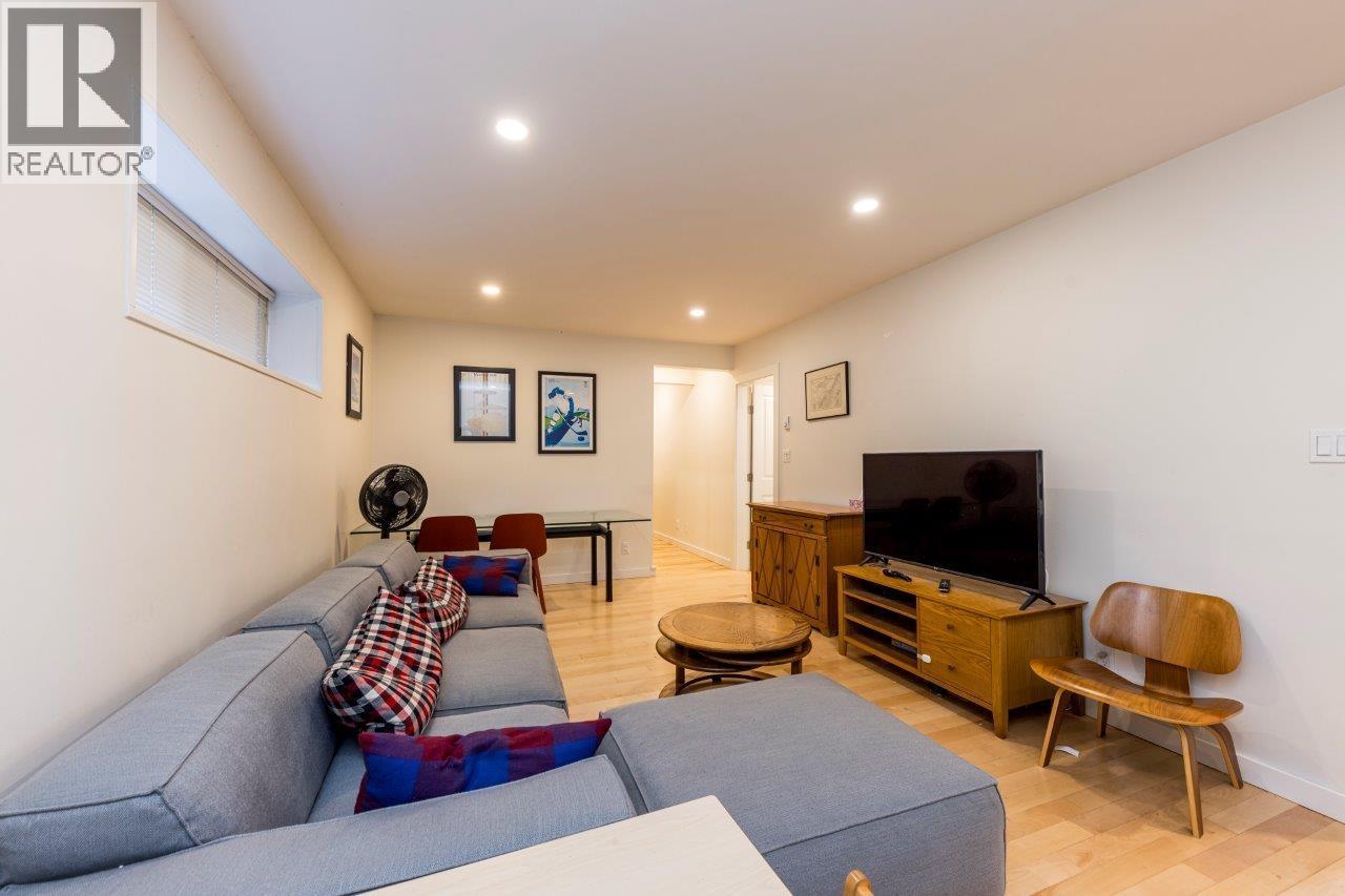 2094 Viewlynn Drive, North Vancouver, British Columbia  V7J 2W8 - Photo 34 - R3165373
