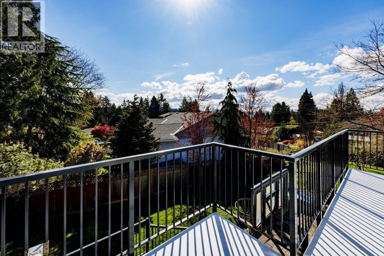 2094 Viewlynn Drive, North Vancouver, British Columbia  V7J 2W8 - Photo 9 - R3165373