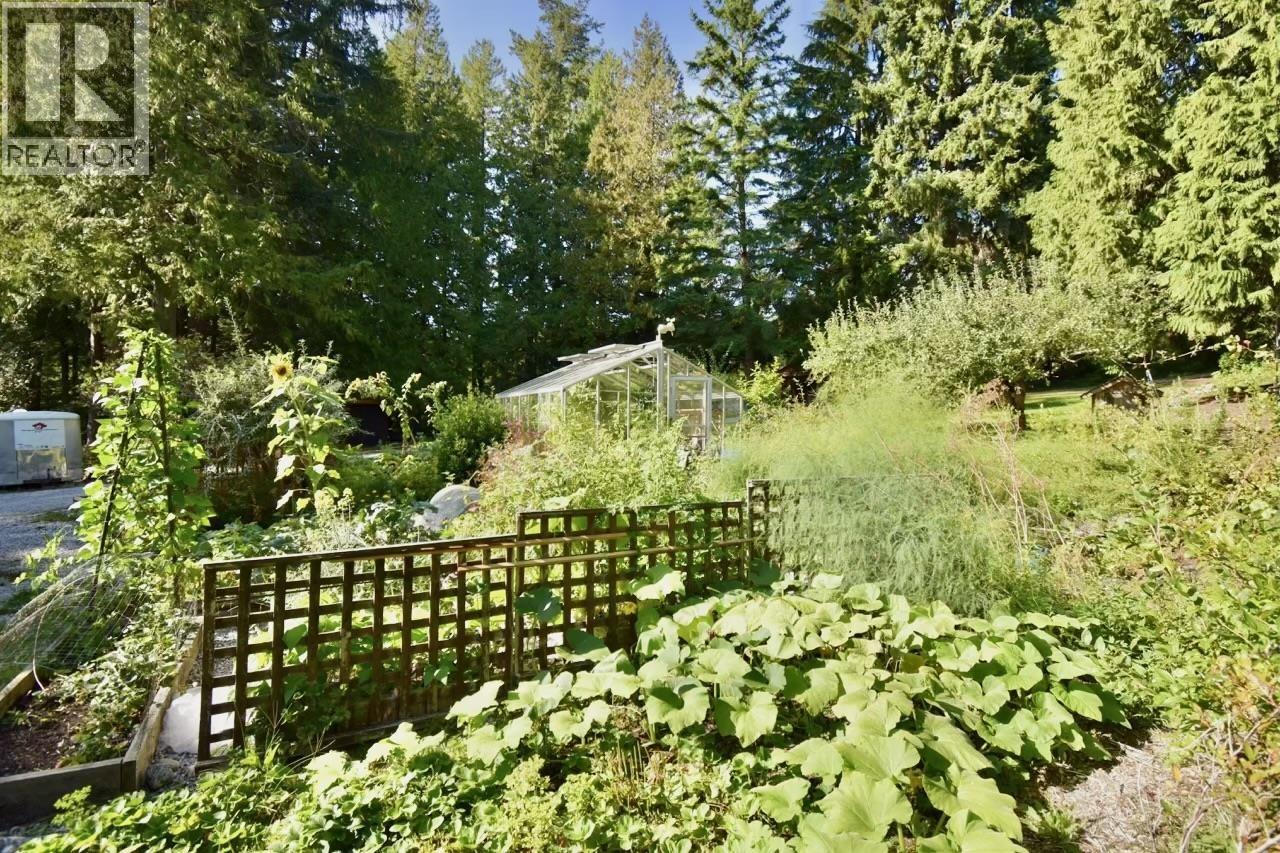 2703 Robinson Road, Roberts Creek, British Columbia  V0N 2W4 - Photo 25 - R3165414
