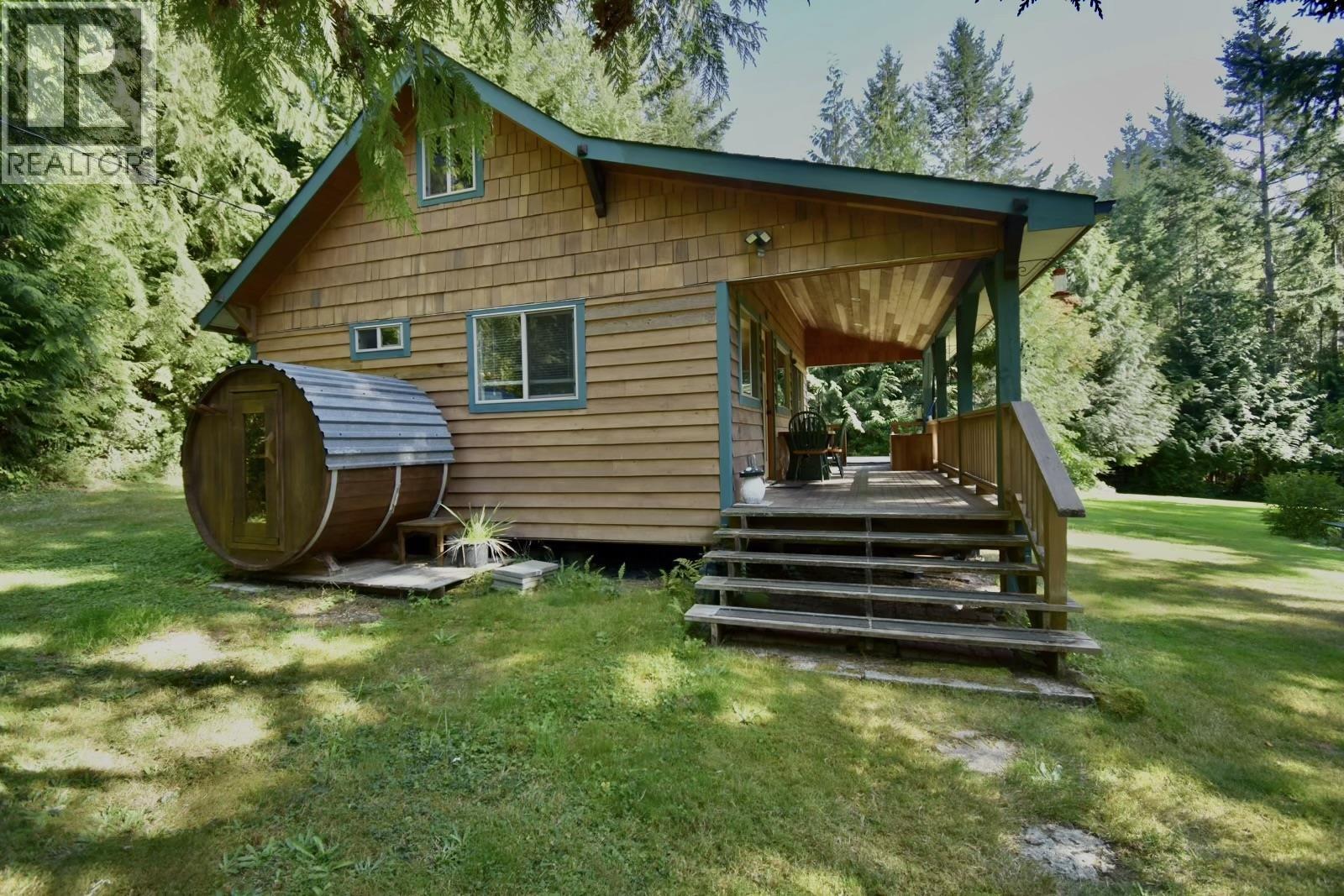 2703 Robinson Road, Roberts Creek, British Columbia  V0N 2W4 - Photo 26 - R3165414
