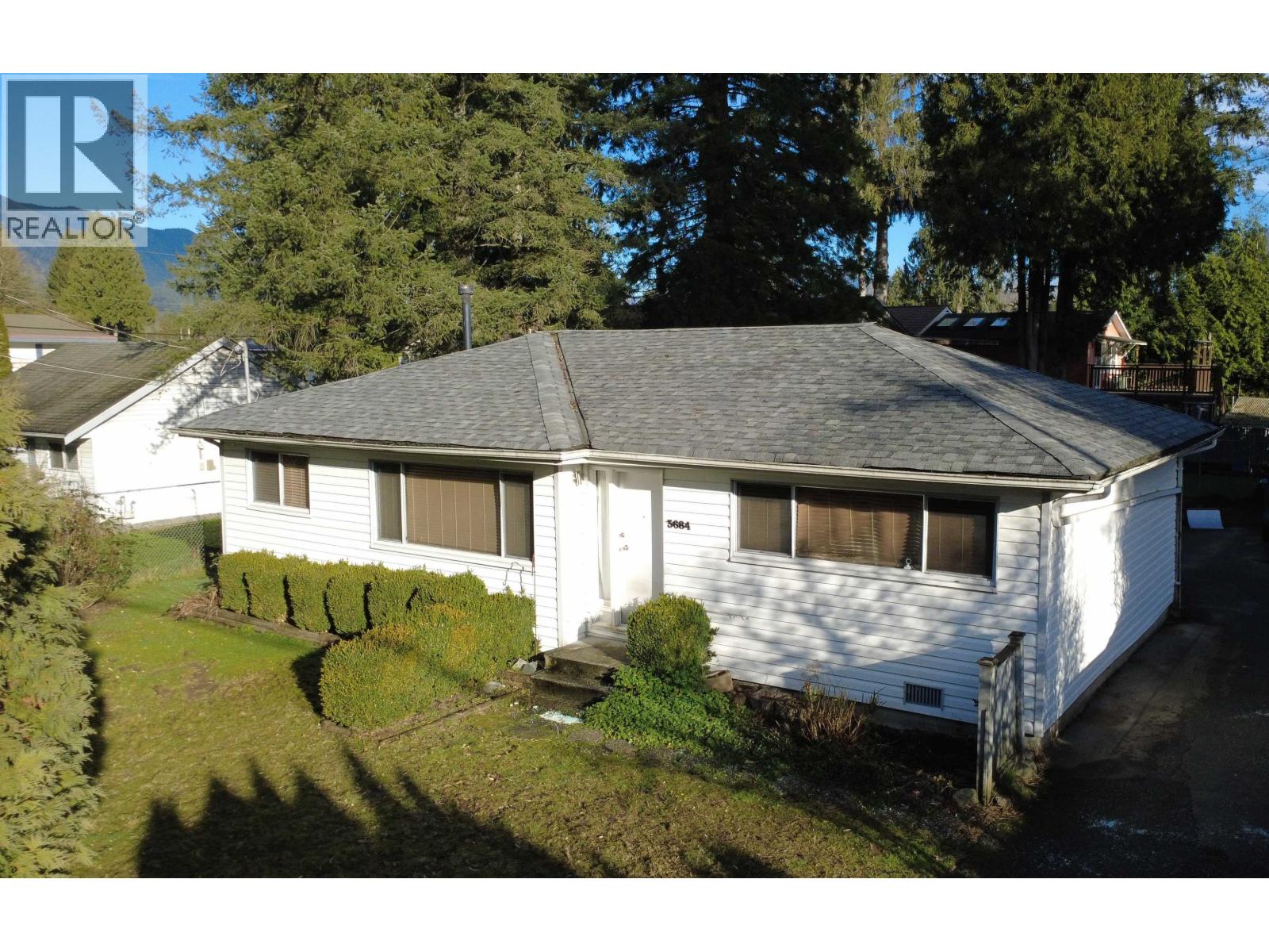 3684 Cedar Drive, Port Coquitlam, British Columbia  V3B 3C9 - Photo 3 - R3165415