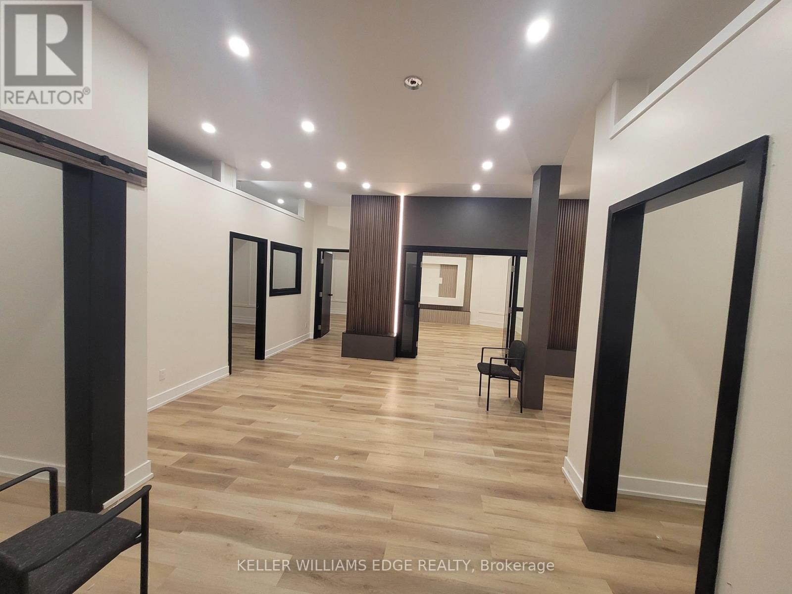M - 1160 Blair Road, Burlington, Ontario L7M 1K9 - Photo 3 - W13783228