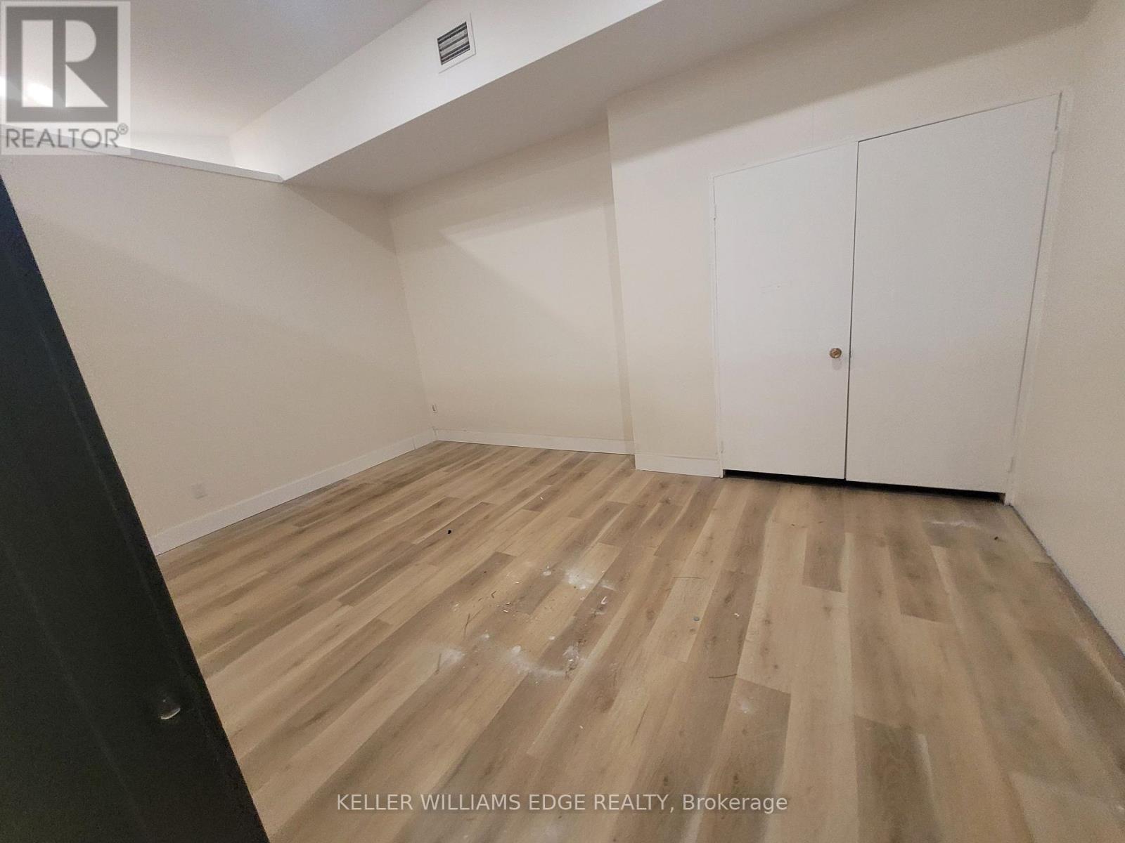M - 1160 Blair Road, Burlington, Ontario L7M 1K9 - Photo 8 - W13783228