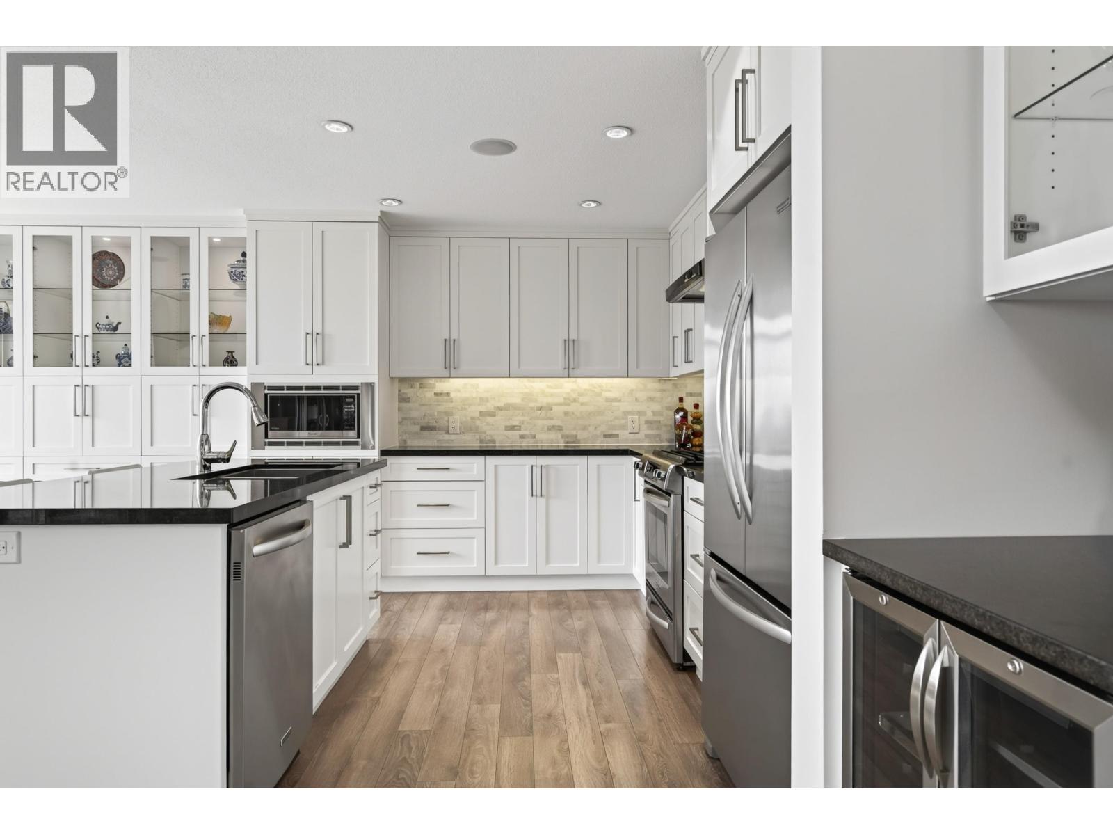 107 3458 Burke Village Promenade, Coquitlam, British Columbia  V3E 0J1 - Photo 8 - R3165390
