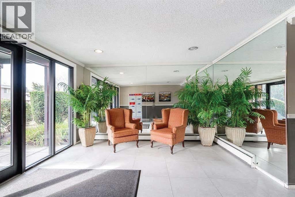 308 3411 Springfield Drive, Richmond, British Columbia  V7E 1Z1 - Photo 2 - R3164975