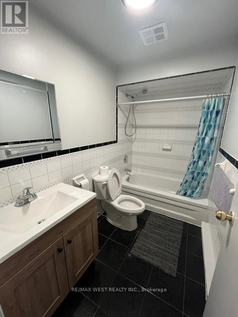 2 - 932 Dundas Street, Toronto, Ontario  M6J 1W3 - Photo 8 - C13769164