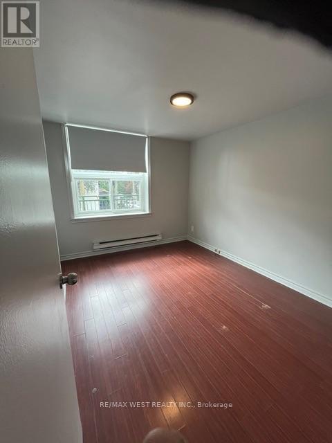 2 - 932 Dundas Street, Toronto, Ontario  M6J 1W3 - Photo 2 - C13769164