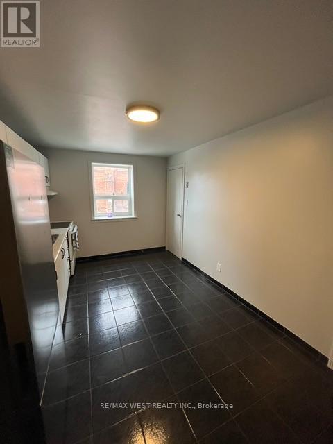 2 - 932 Dundas Street, Toronto, Ontario  M6J 1W3 - Photo 7 - C13769164