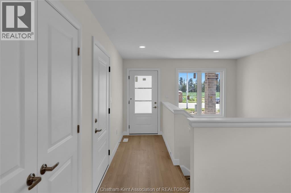 240 Ironwood Trail, Chatham, Ontario  N7M 0V6 - Photo 4 - 26012802