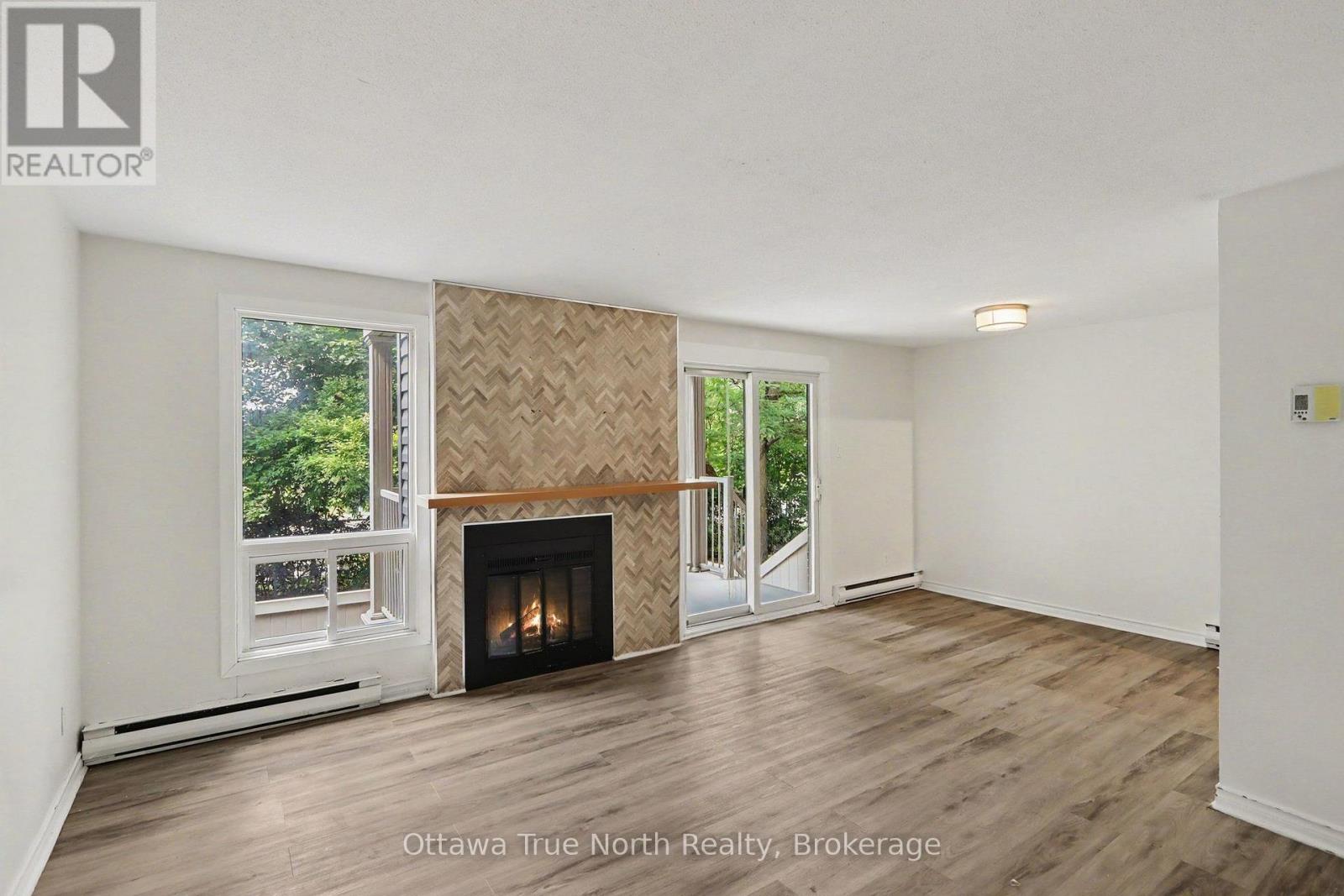 Unit 3 - 4 Sweetbriar Circle, Ottawa, Ontario  K2J 2K4 - Photo 2 - X13783328