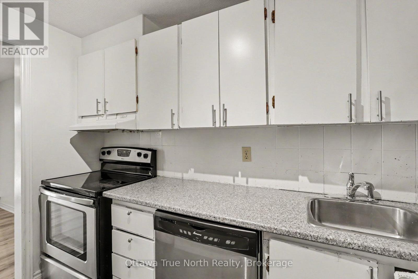 Unit 3 - 4 Sweetbriar Circle, Ottawa, Ontario  K2J 2K4 - Photo 5 - X13783328