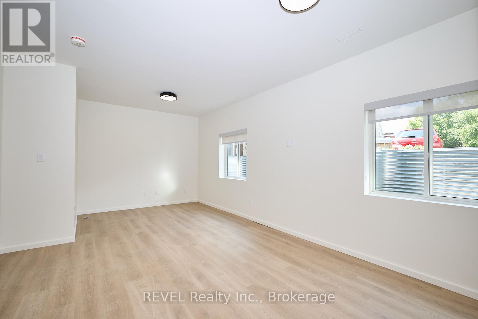Unit 2 - 5361 Valley Way, Niagara Falls (Cherrywood), Ontario  L2E 1X5 - Photo 12 - X13783278