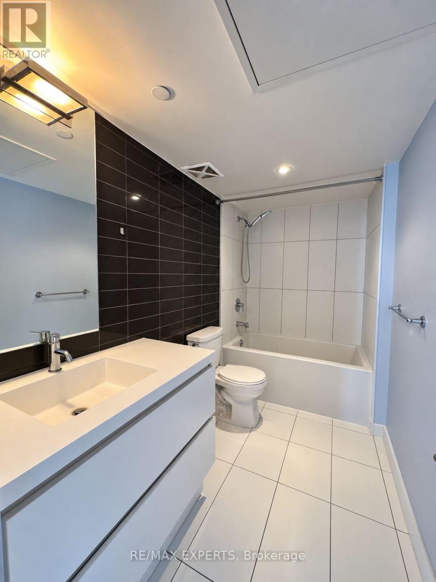 2509 - 75 Queens Wharf Road W, Toronto, Ontario  M5V 0J8 - Photo 11 - C13783310