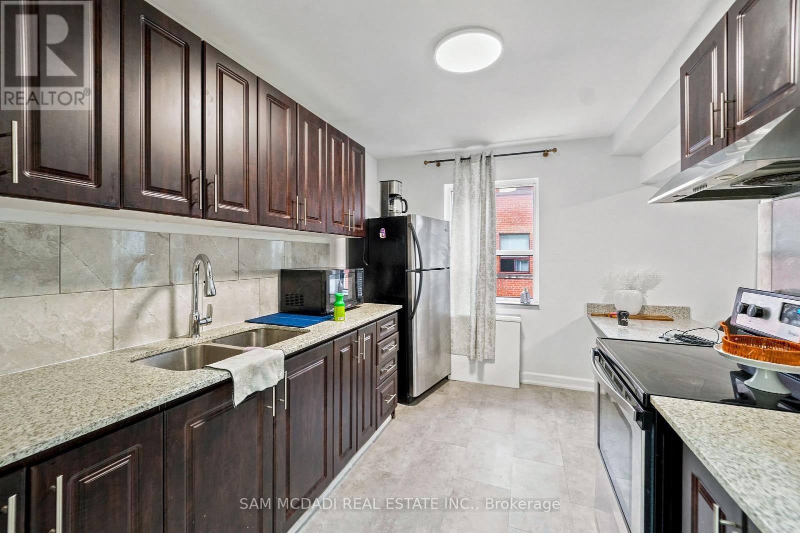 201 - 1016 O'connor Drive, Toronto (O'connor-Parkview), Ontario  M4B 2T3 - Photo 5 - E13783276