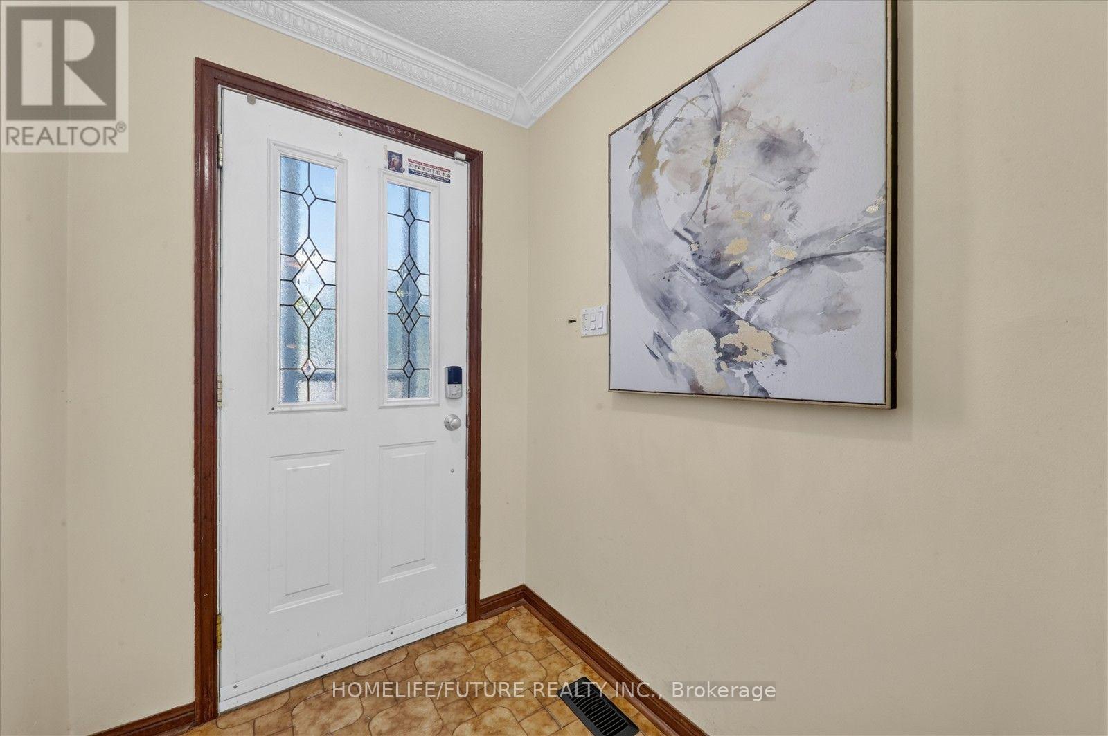 24 Cleethorpes Boulevard, Toronto, Ontario  M1S 3T3 - Photo 5 - E13783332