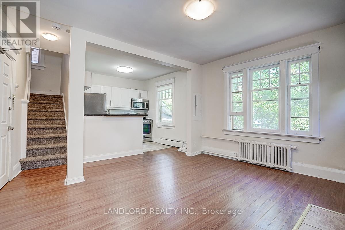 Upper Unit - 92 Neville Park Boulevard, Toronto, Ontario  M4E 3P8 - Photo 13 - E13783334