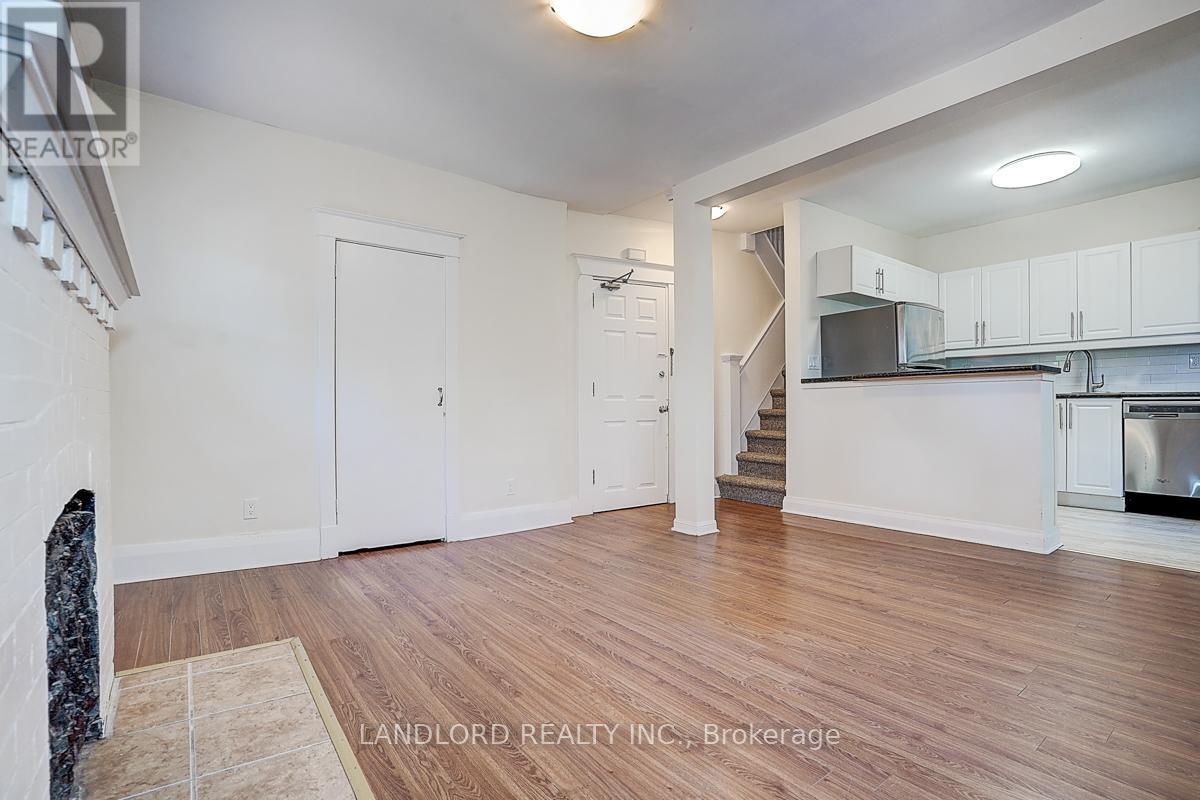 Upper Unit - 92 Neville Park Boulevard, Toronto, Ontario  M4E 3P8 - Photo 14 - E13783334