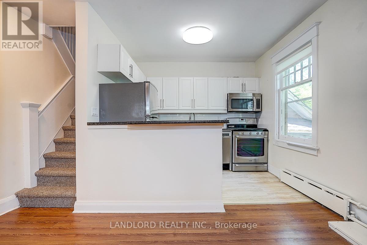 Upper Unit - 92 Neville Park Boulevard, Toronto, Ontario  M4E 3P8 - Photo 15 - E13783334