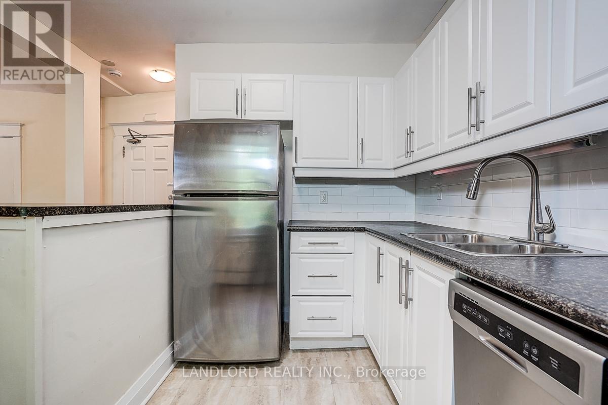 Upper Unit - 92 Neville Park Boulevard, Toronto, Ontario  M4E 3P8 - Photo 19 - E13783334