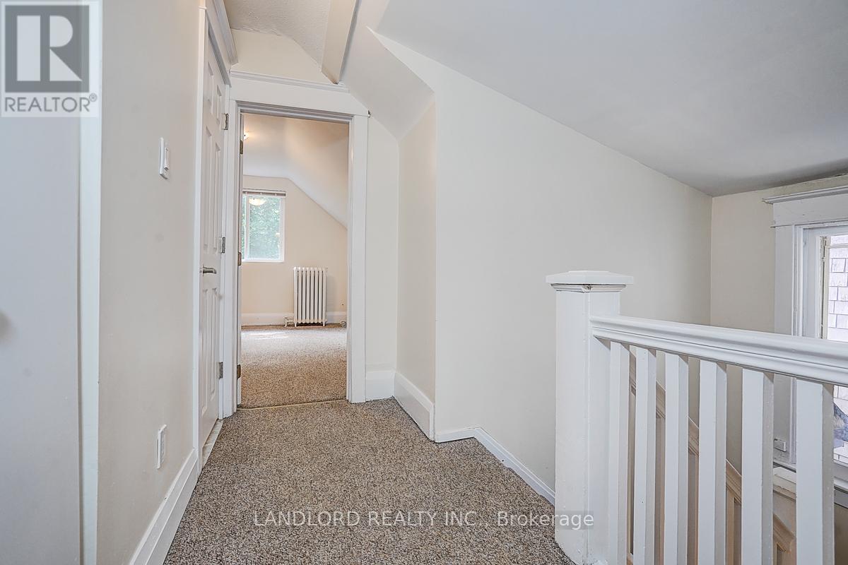 Upper Unit - 92 Neville Park Boulevard, Toronto, Ontario  M4E 3P8 - Photo 22 - E13783334