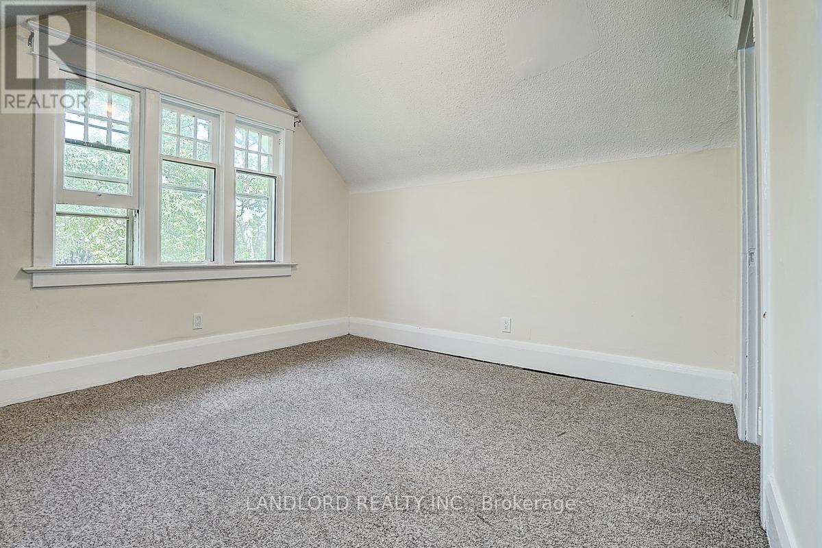 Upper Unit - 92 Neville Park Boulevard, Toronto, Ontario  M4E 3P8 - Photo 26 - E13783334