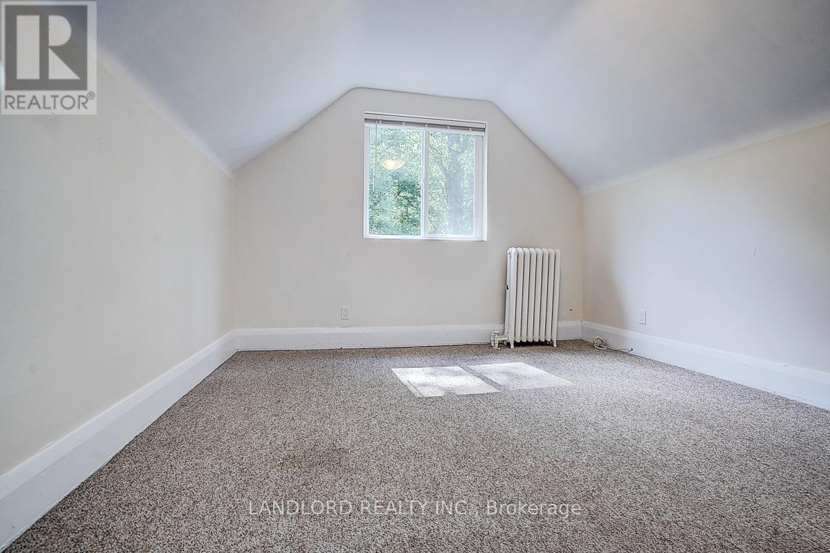 Upper Unit - 92 Neville Park Boulevard, Toronto, Ontario  M4E 3P8 - Photo 30 - E13783334