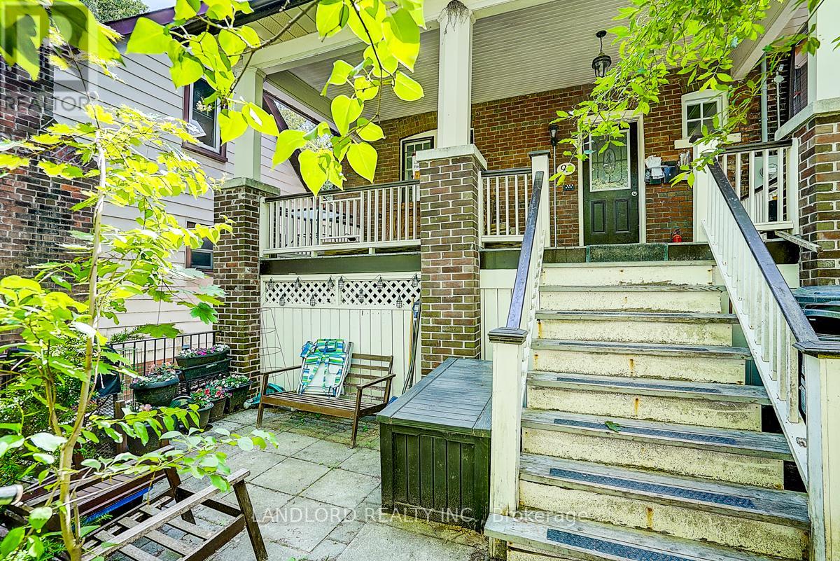 Upper Unit - 92 Neville Park Boulevard, Toronto, Ontario  M4E 3P8 - Photo 5 - E13783334