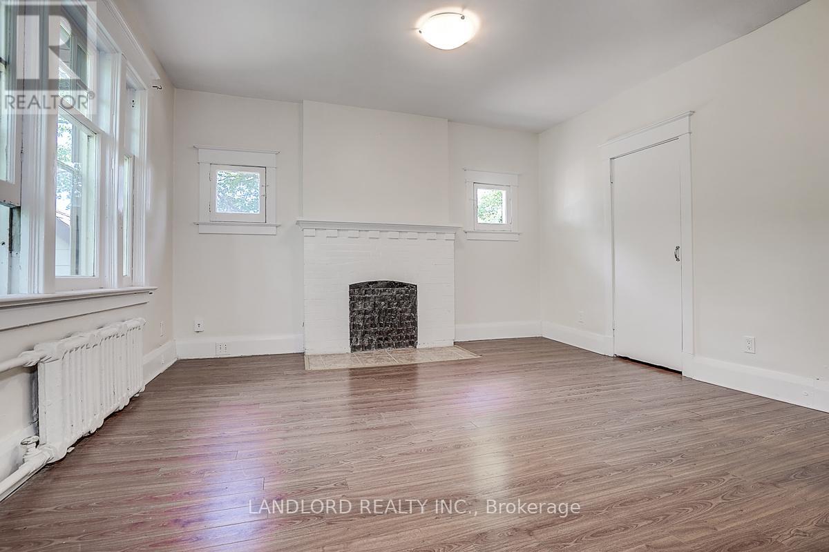 Upper Unit - 92 Neville Park Boulevard, Toronto, Ontario  M4E 3P8 - Photo 9 - E13783334