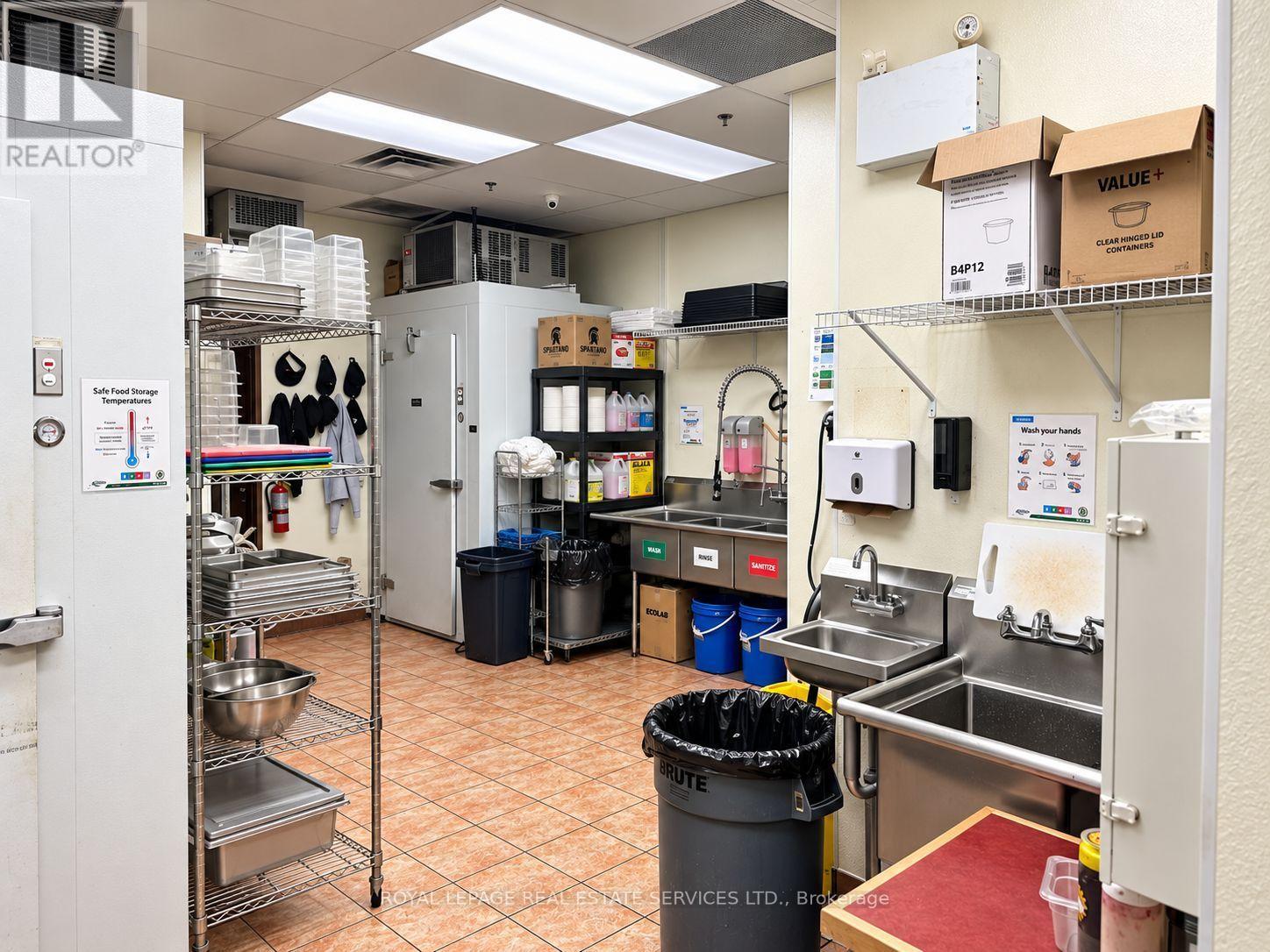 16 - 511 Maple Grove Drive, Oakville, Ontario  L6J 6X8 - Photo 4 - W13783248