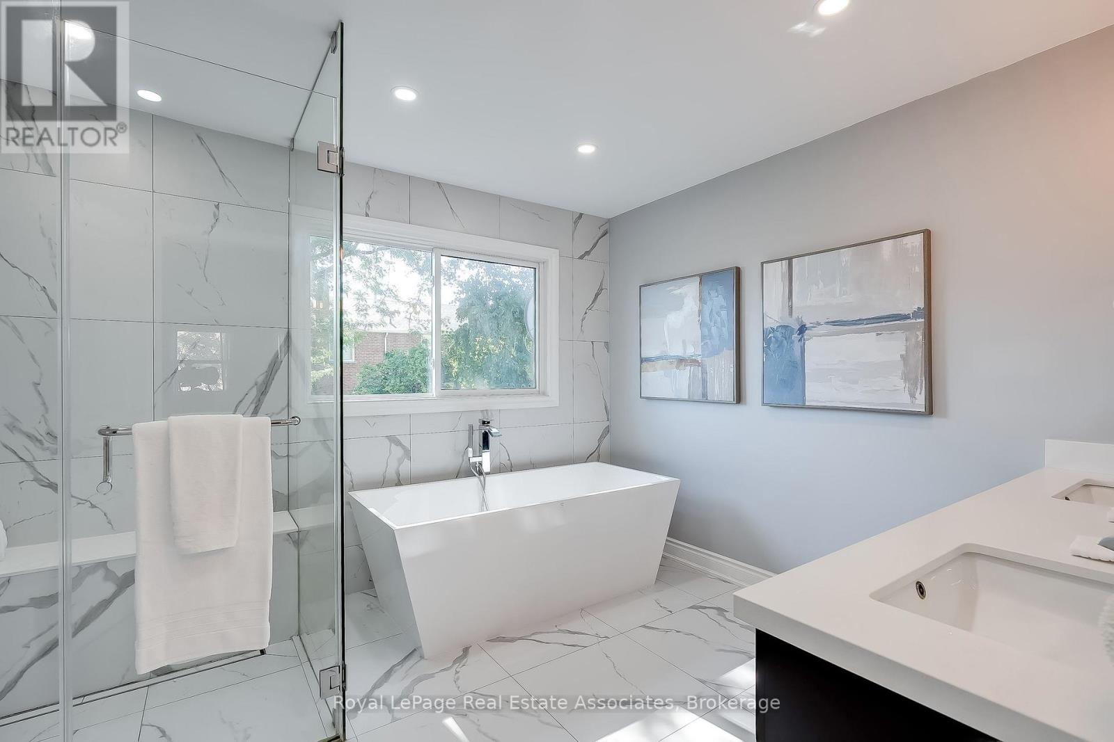 1542 Hollywell Avenue, Mississauga, Ontario  L5N 4P5 - Photo 36 - W13783260