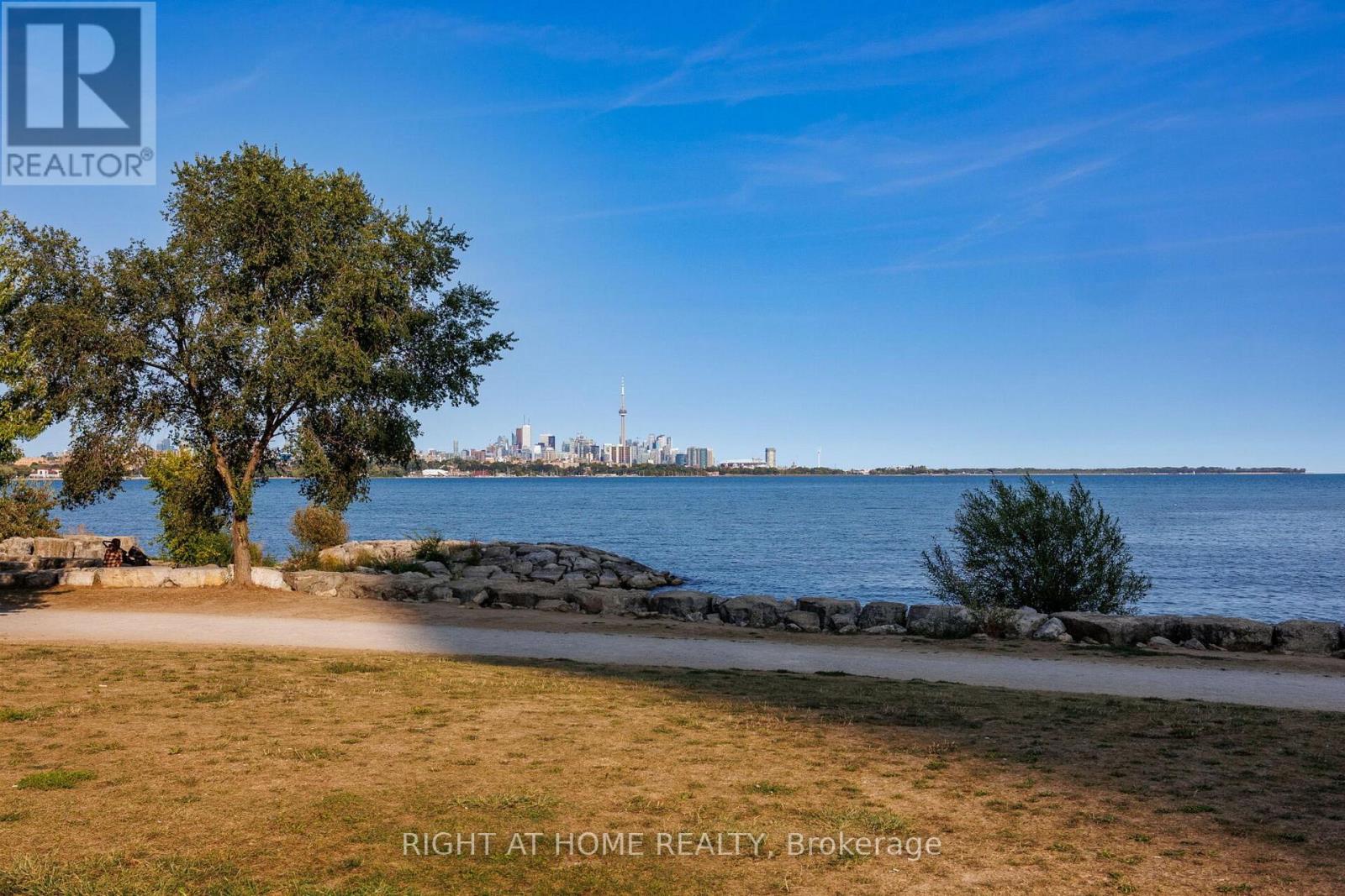 217 - 2119 Lake Shore Boulevard W, Toronto, Ontario  M8V 4E8 - Photo 3 - W13783320