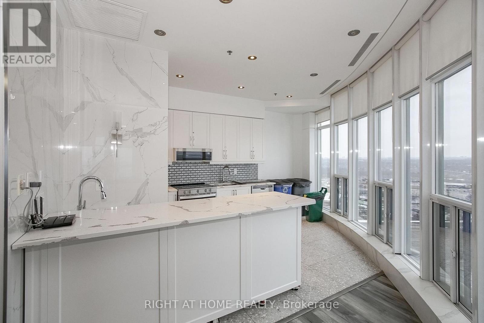 217 - 2119 Lake Shore Boulevard W, Toronto, Ontario  M8V 4E8 - Photo 37 - W13783320