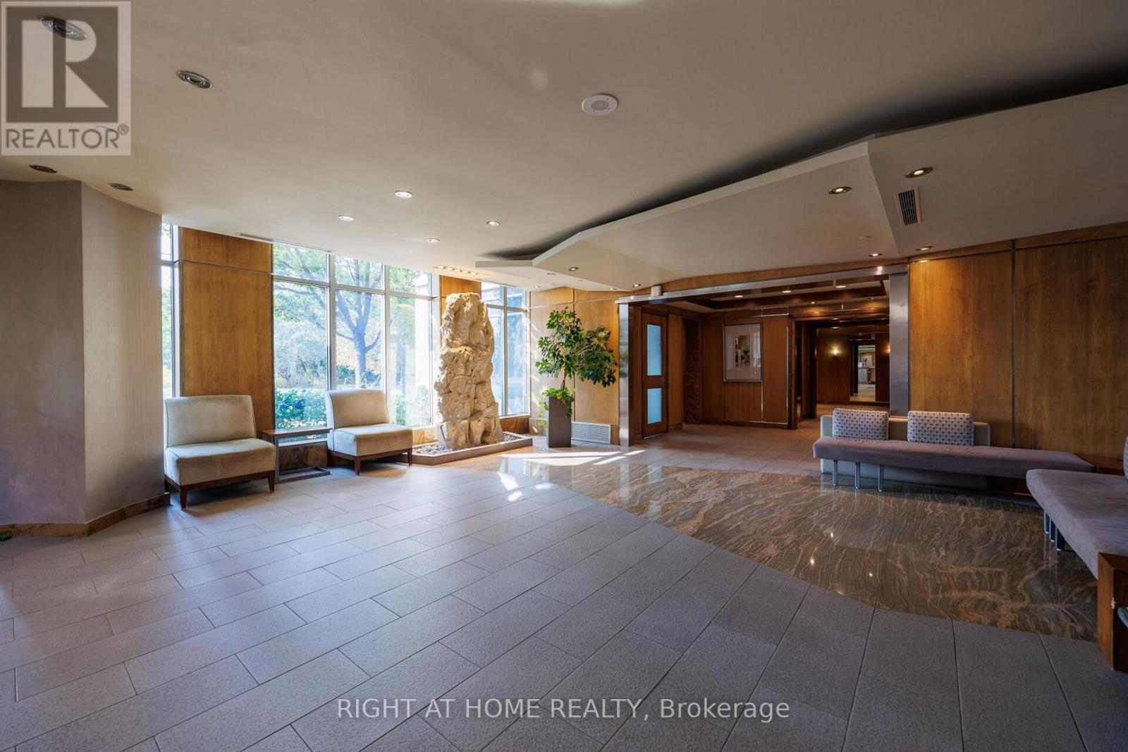 217 - 2119 Lake Shore Boulevard W, Toronto, Ontario  M8V 4E8 - Photo 6 - W13783320