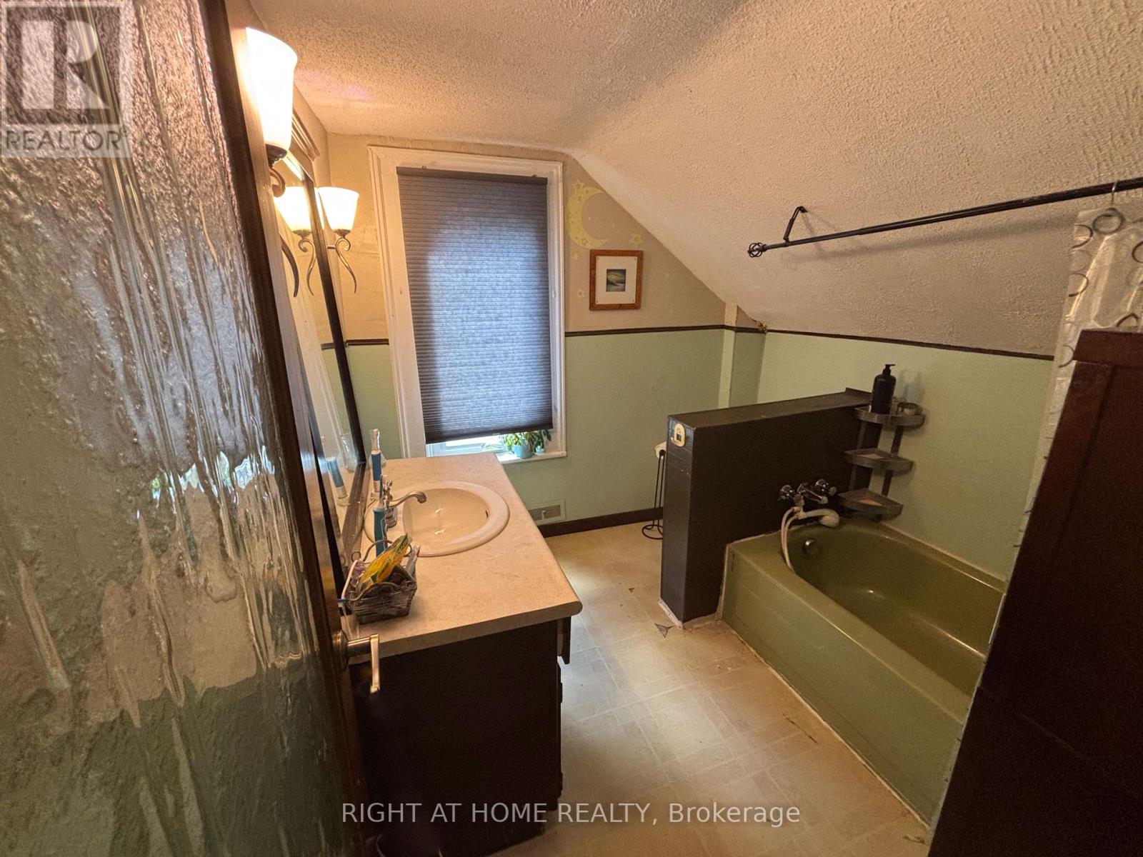 69 Berry Street, Meaford, Ontario  N4L 1G4 - Photo 11 - X13783294