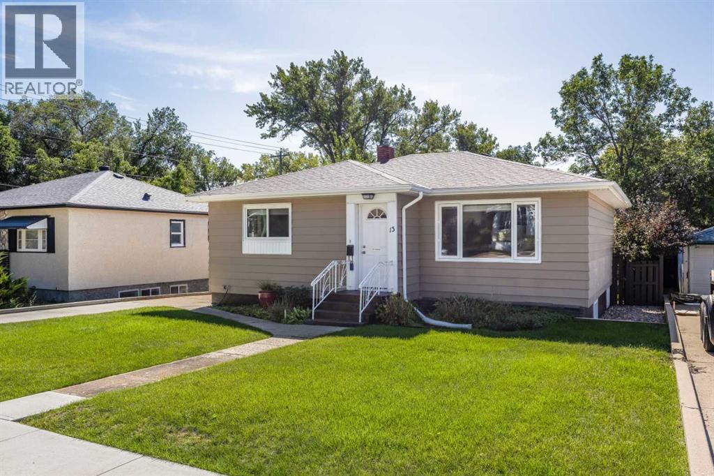 13 5 Street Sw, Medicine Hat, Alberta  T1A 4G3 - Photo 3 - A2342973