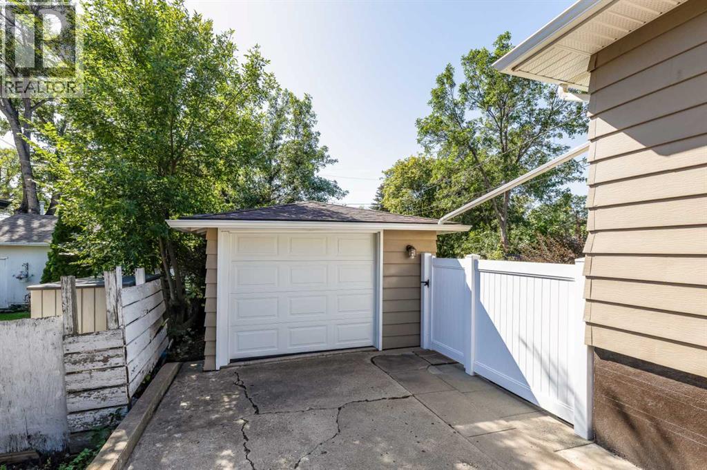 13 5 Street Sw, Medicine Hat, Alberta  T1A 4G3 - Photo 34 - A2342973