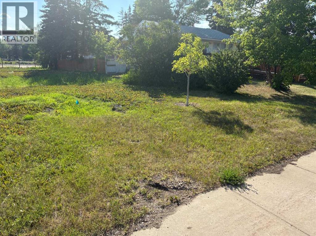 9626 Hillcrest Drive, Grande Prairie, Alberta  T8V 1A8 - Photo 3 - A2345356
