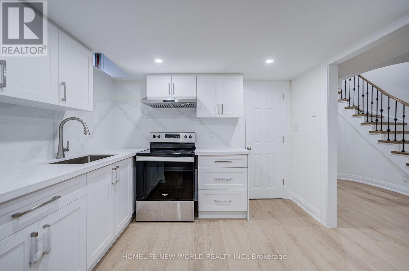 199 Harrowsmith Drive W, Mississauga, Ontario  L5R 1R8 - Photo 29 - W13777606