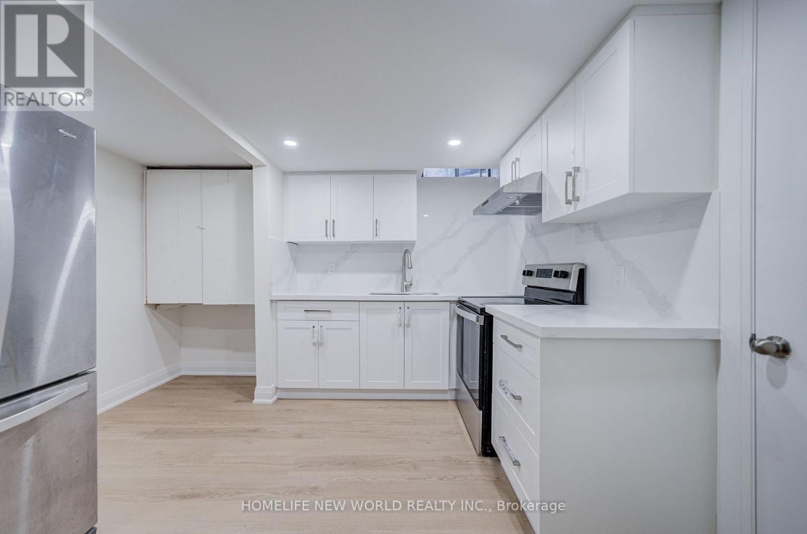 199 Harrowsmith Drive W, Mississauga, Ontario  L5R 1R8 - Photo 30 - W13777606