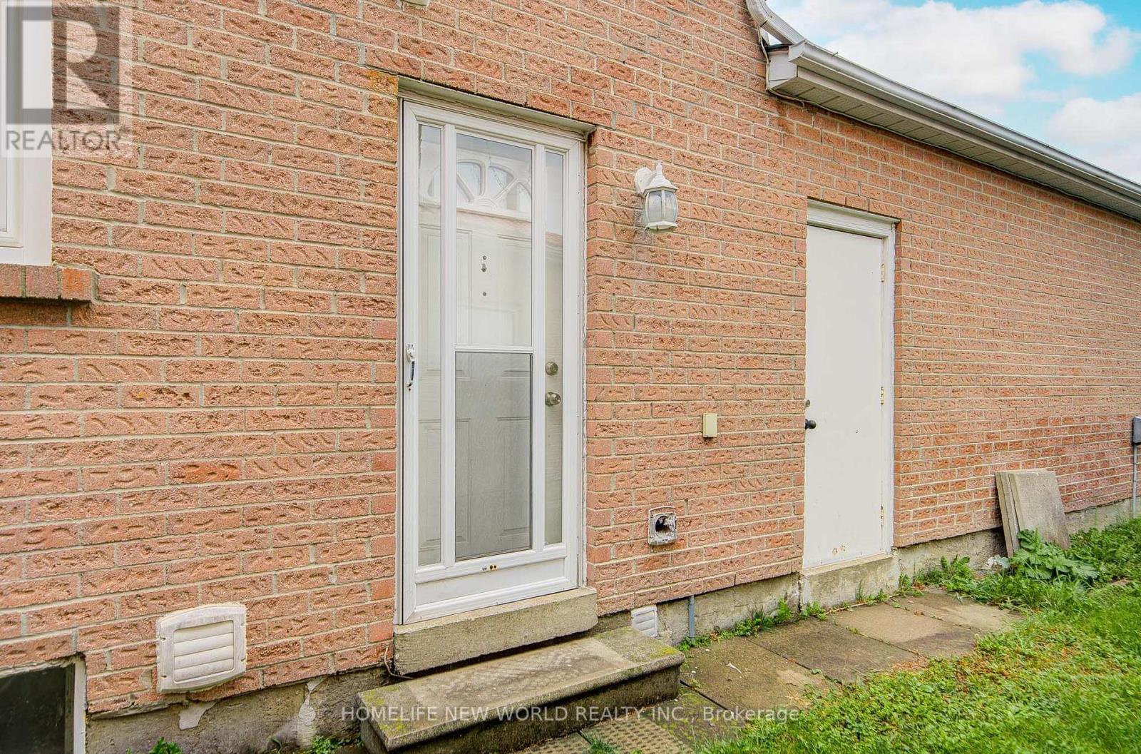 199 Harrowsmith Drive W, Mississauga, Ontario  L5R 1R8 - Photo 34 - W13777606