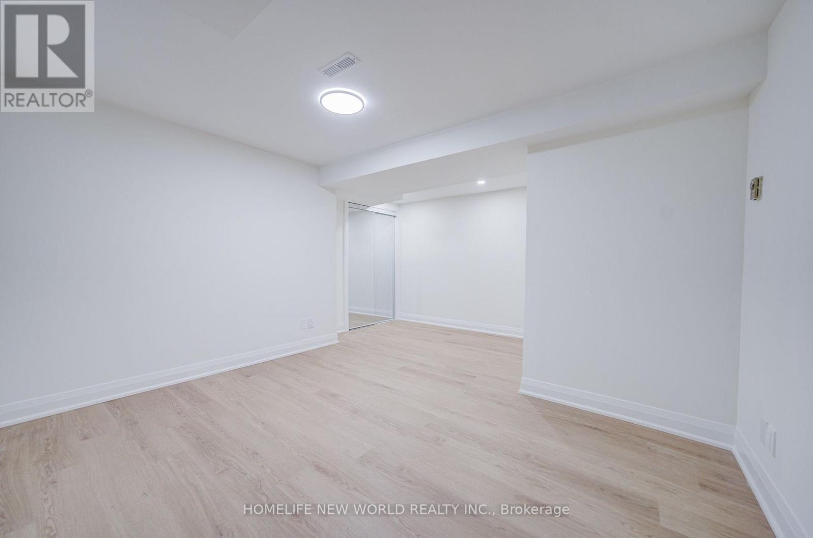 199 Harrowsmith Drive W, Mississauga, Ontario  L5R 1R8 - Photo 33 - W13777606