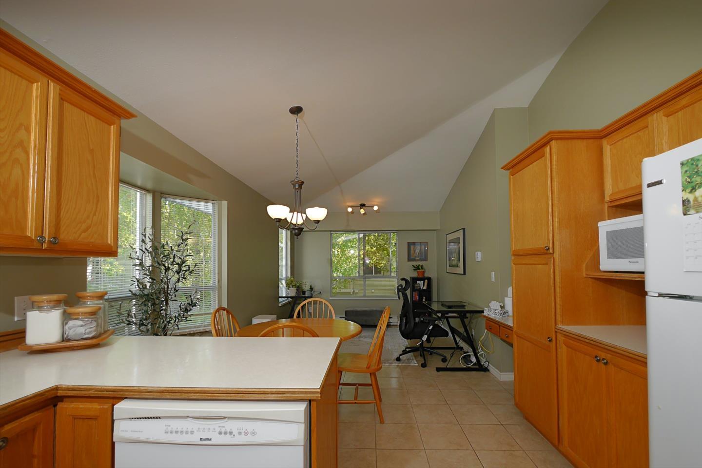 225 13895 102 Avenue, Surrey, British Columbia  V3T 1P2 - Photo 12 - R3160801
