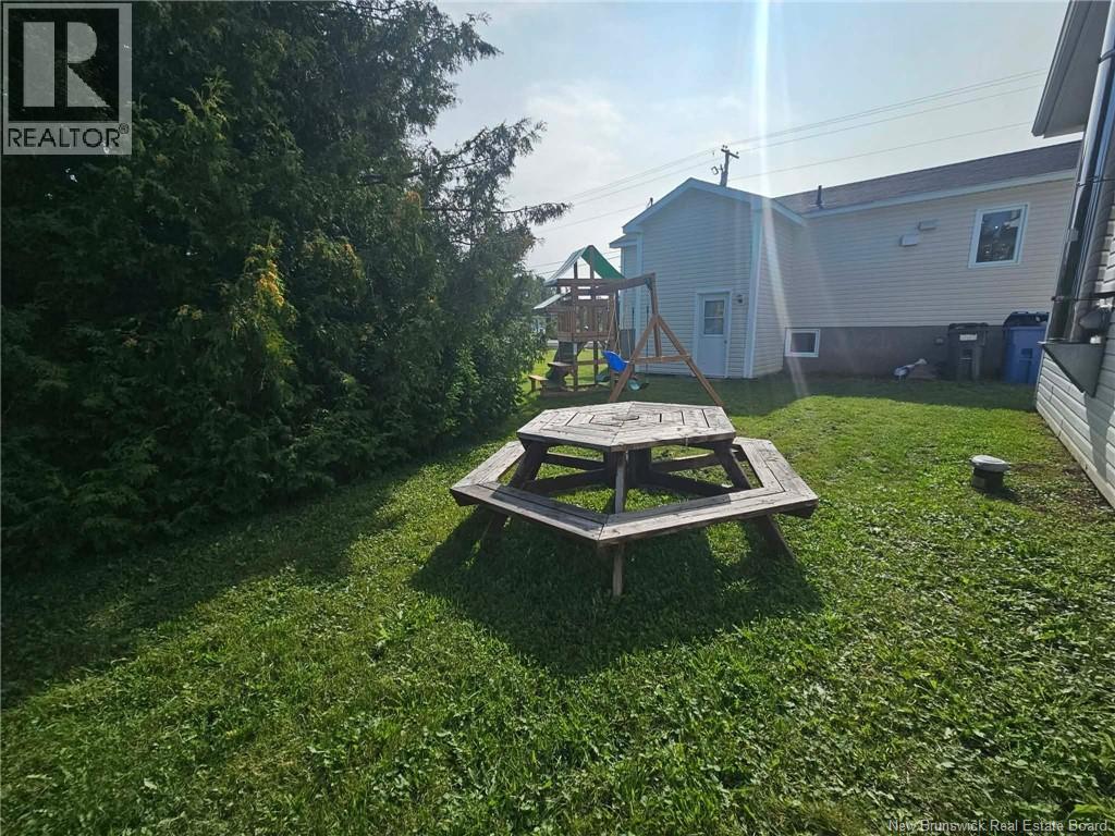80 Rue De La Gare, Pointe-Verte, New Brunswick  E8J 2Z1 - Photo 15 - NB147592