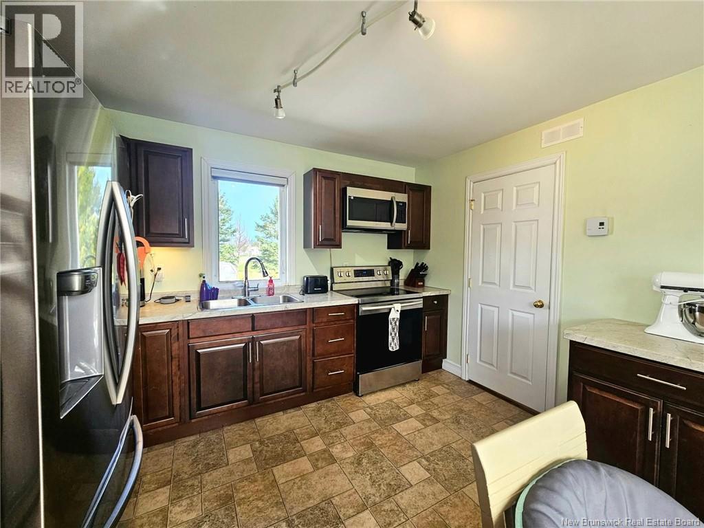 80 Rue De La Gare, Pointe-Verte, New Brunswick  E8J 2Z1 - Photo 19 - NB147592