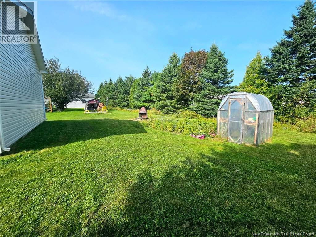 80 Rue De La Gare, Pointe-Verte, New Brunswick  E8J 2Z1 - Photo 13 - NB147592