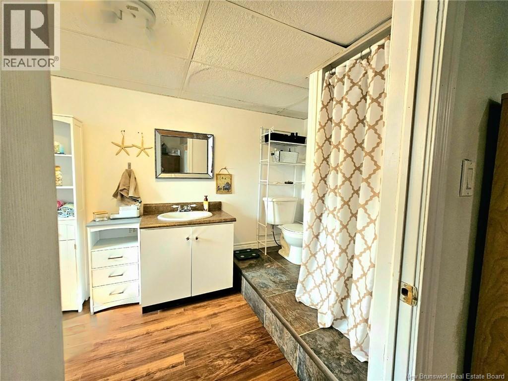 80 Rue De La Gare, Pointe-Verte, New Brunswick  E8J 2Z1 - Photo 38 - NB147592