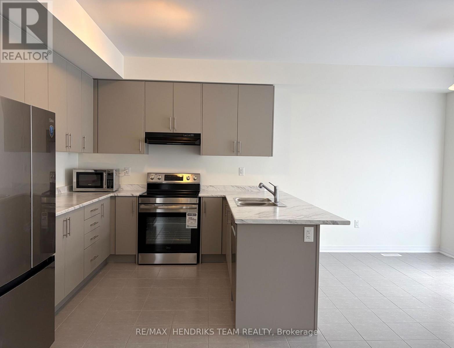 5 Derose Avenue S, Thorold (Hurricane/merrittville), Ontario  L3B 5N5 - Photo 4 - X13783354