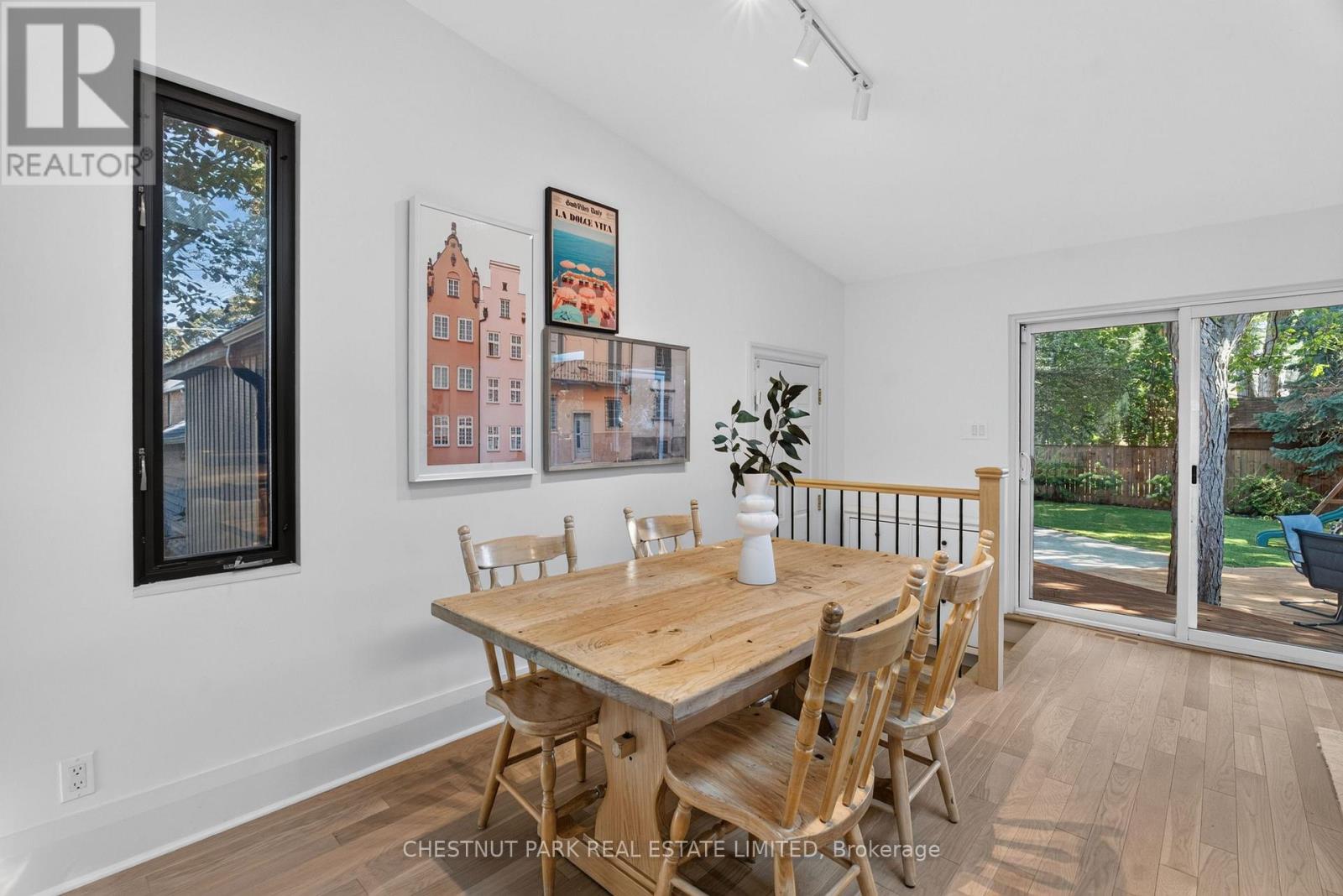 521 Sutherland Drive, Toronto, Ontario  M4G 1K9 - Photo 15 - C13783372