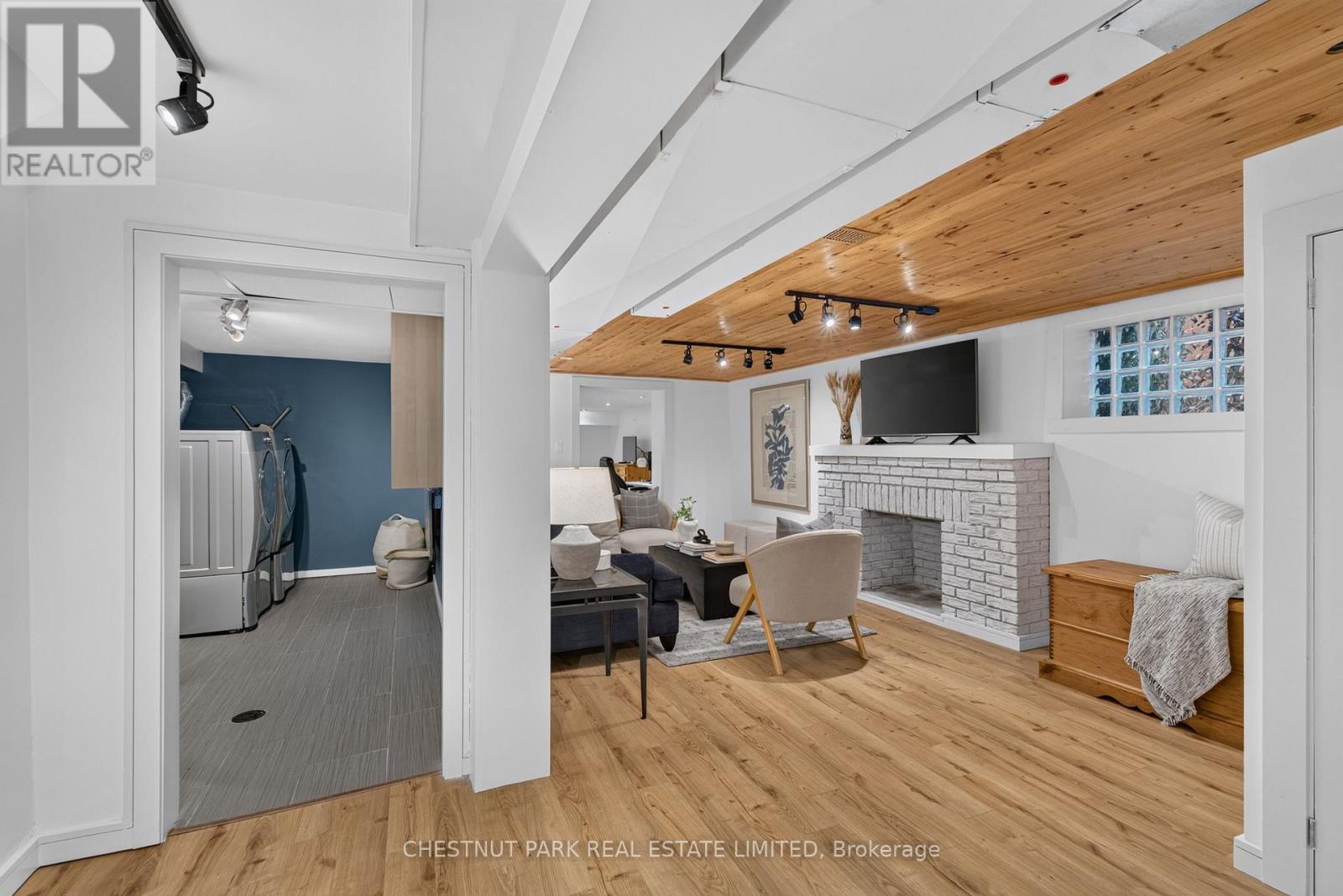 521 Sutherland Drive, Toronto, Ontario  M4G 1K9 - Photo 27 - C13783372